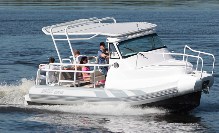 Mid cabin boat RIB 900-K